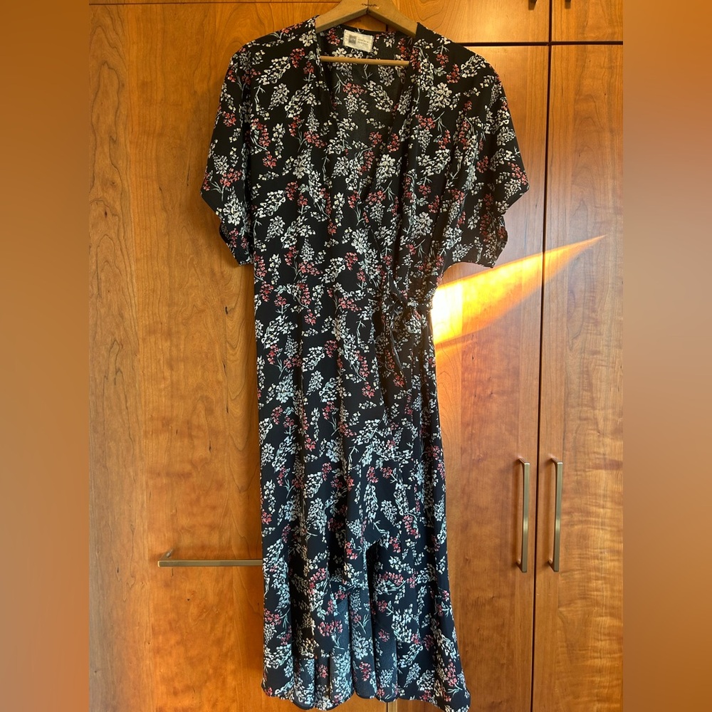 LOOK by M New York wrap-dress, One Size, floral red white holiday